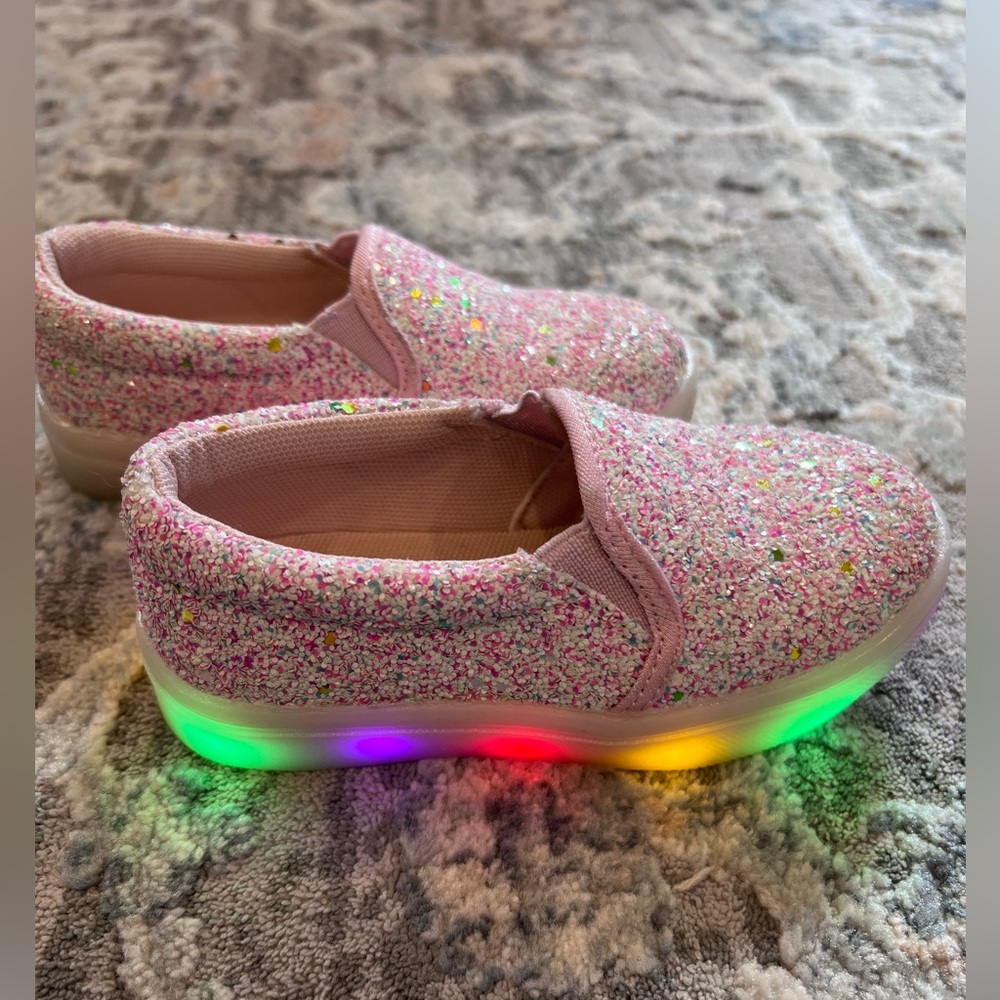 FABKIDS Girl’s Size 8T Light Up Slip-ons